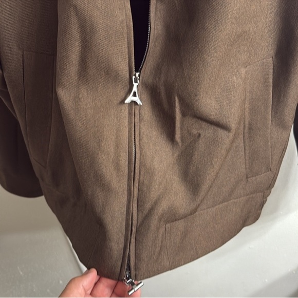 Maniere De Voir Brown Lightweight Zip-Up Jacket
SZ L - Picture 9 of 13